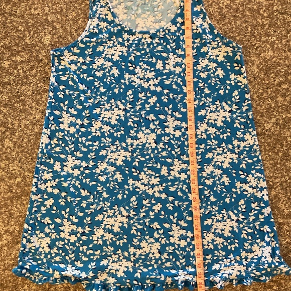 Draper James Ruffled Night Gown size L/Xl. Excellent condition never use… - Picture 5 of 7